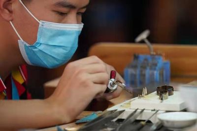 珠宝工艺闪耀国赛 看手艺人的巧手匠心
