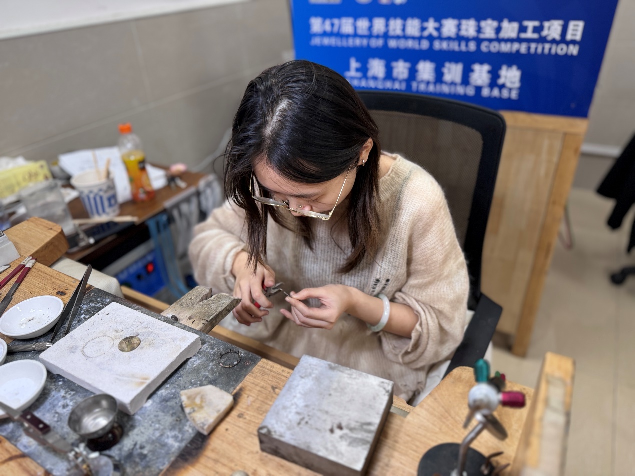 首饰设计与工艺专业第三届珠宝加工技能竞赛如约而至